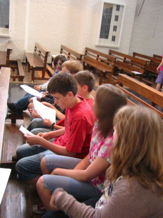 Messdiener in der  Gaesdoncker Kirche