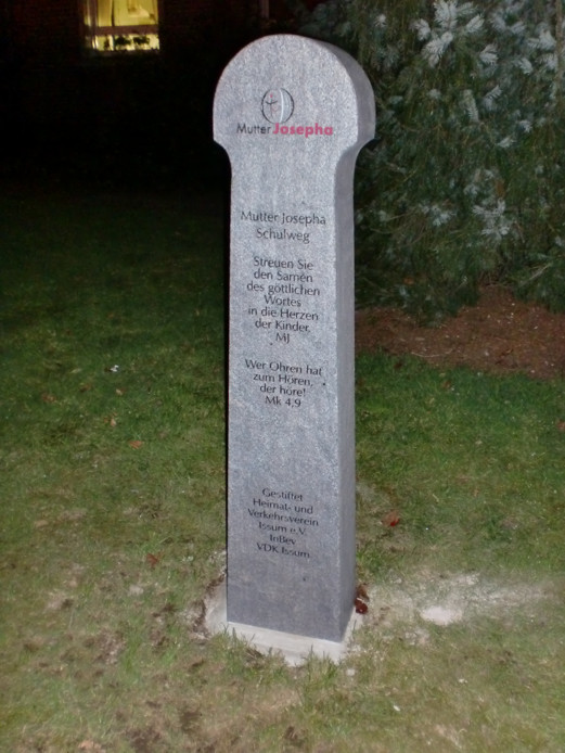 Stele am St. Josef Haus in Issum