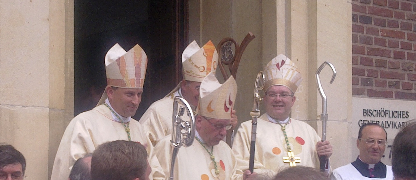 Die neu geweihten Bischöfe Wilfried Theising, Dieter Geerlings und Christoph Hegge