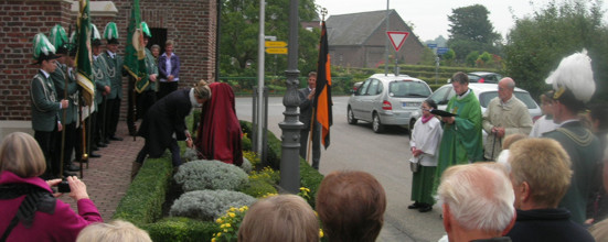 Segnung der Stele in Aengenesch