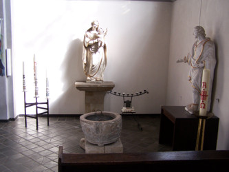 Bereich um den Taufbrunnen in St. Antonius